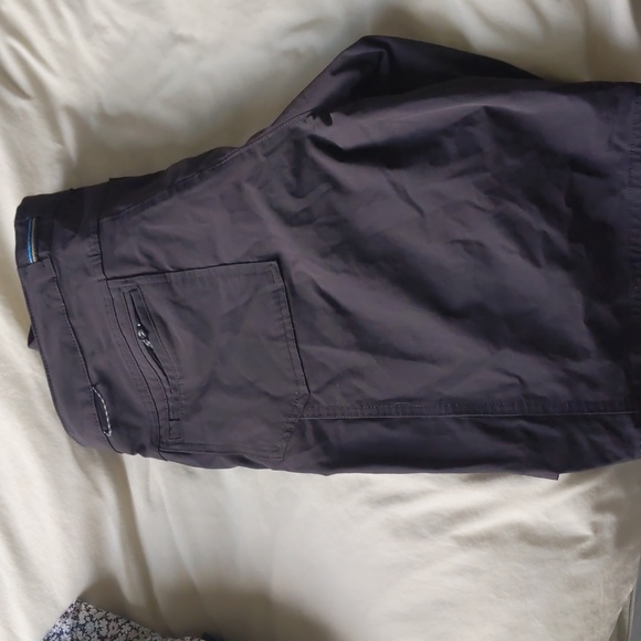 Shorts - Picture 3 of 4